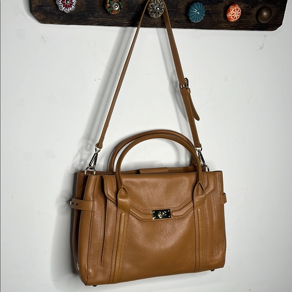 Vince Camuto Leather Lg Bag Tan Multi pockets EUC handle & strap